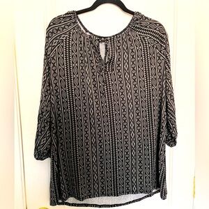 LuLaRoe Black and Gray Patterned Women's Top size XL